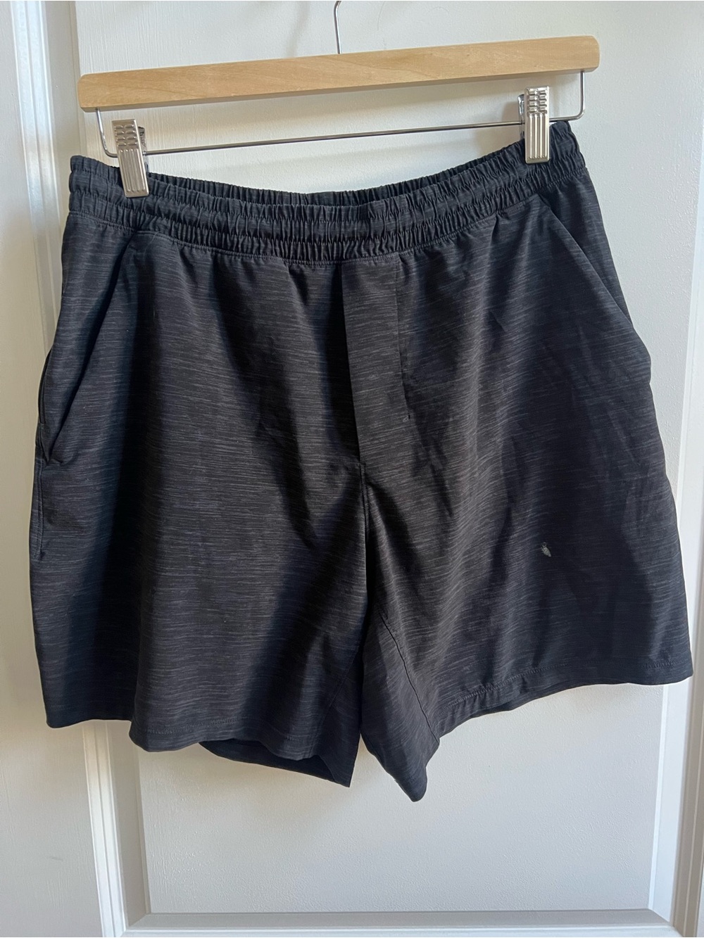 lululemon athletica men’s Pace Breaker Linerless Shorts black heather